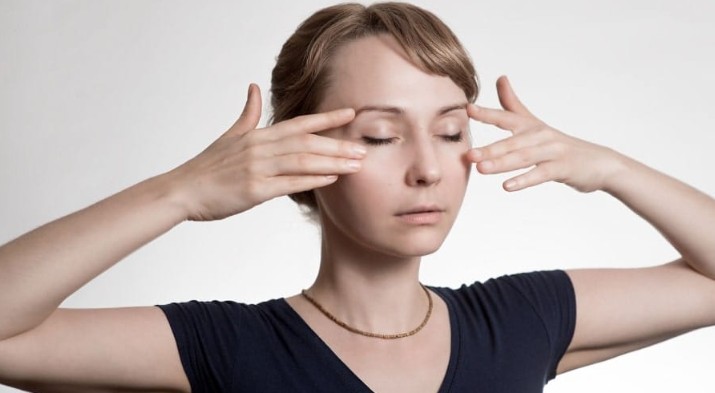 Ojos saludables descansando